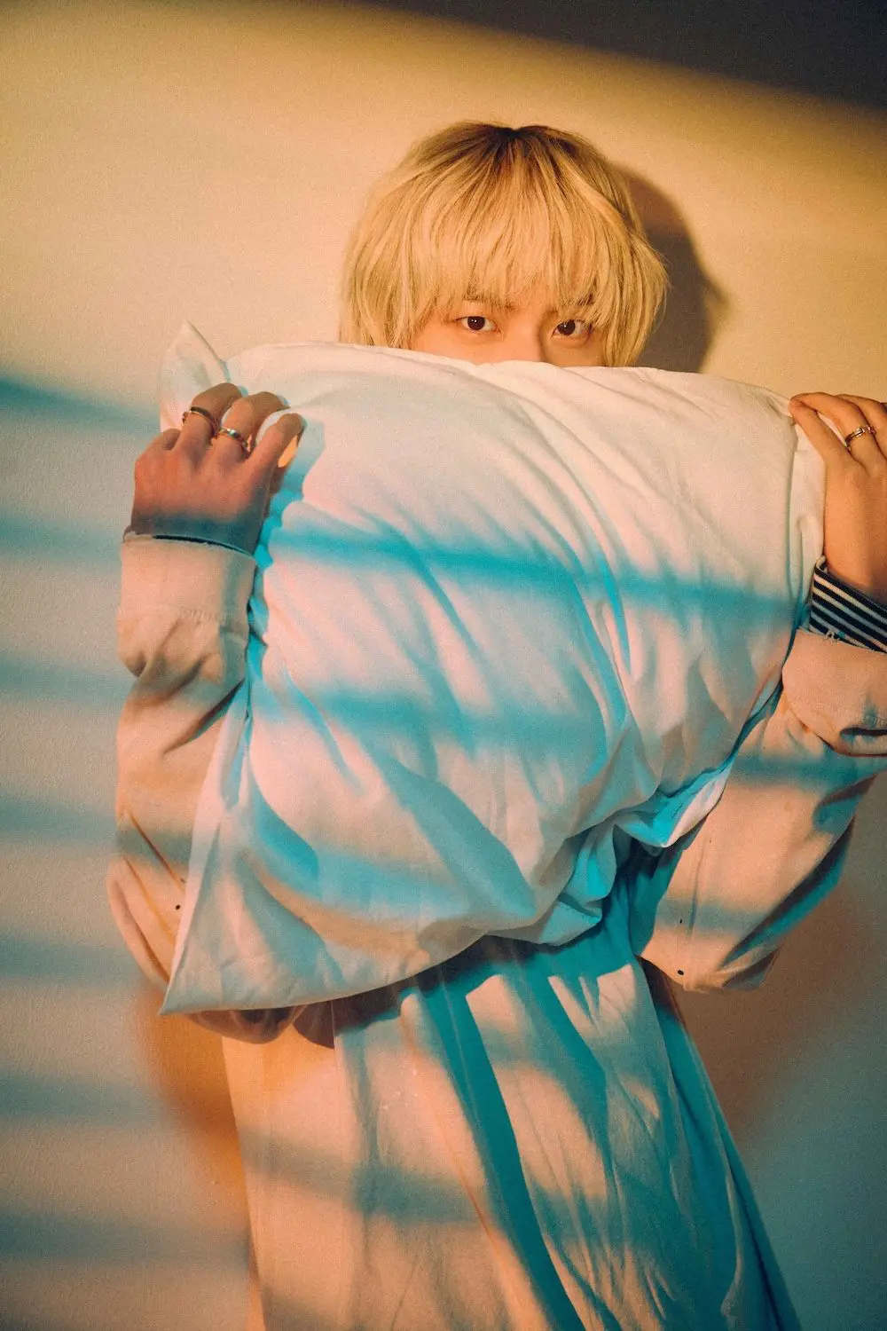 JIN 1st ソロアルバムを発売！ ONE OK ROCK の Toru もギター