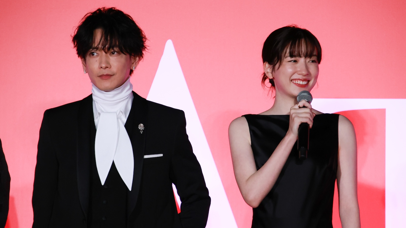 佐藤健、永野芽郁の写真