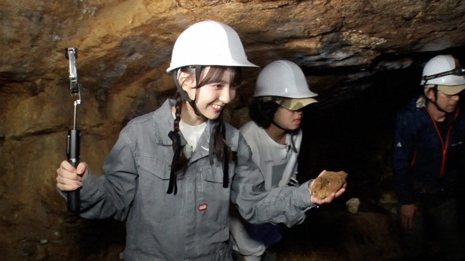 月60万円売り上げたことも…”高校生鉱物コレクターに密着！拾った石は