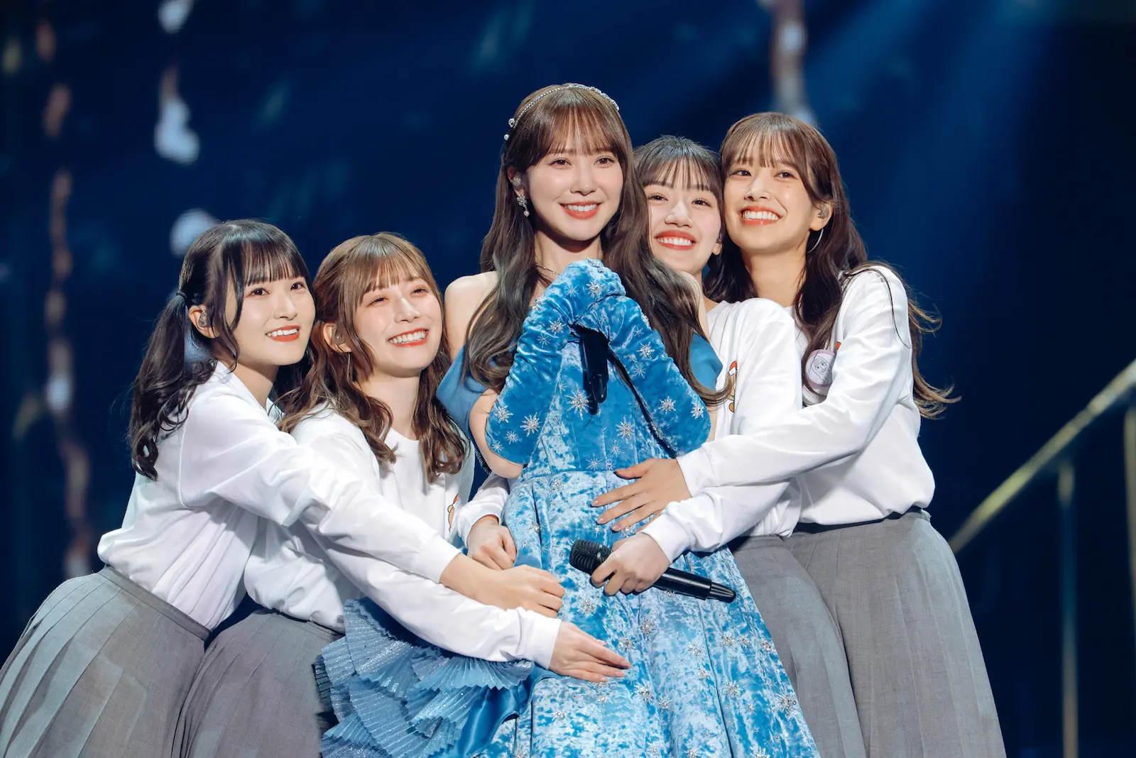 日向坂46、まさかの卒業メンバーサプライズ登場！3曲連続披露でファン