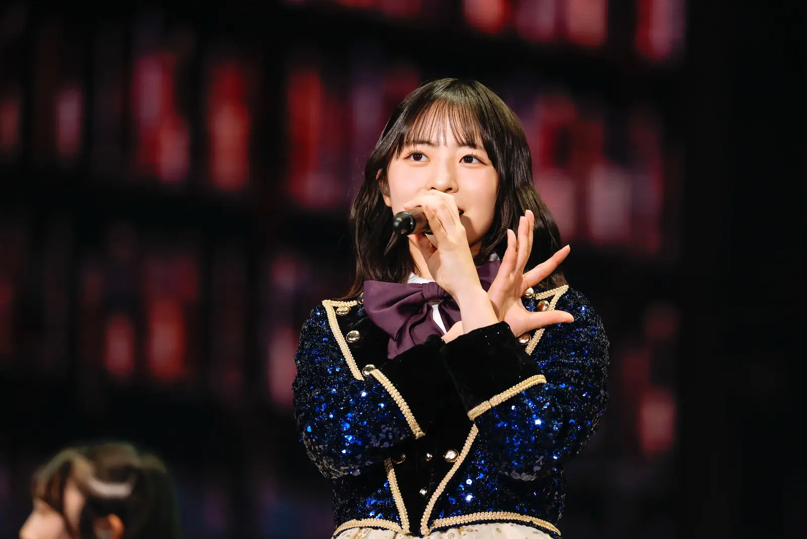 日向坂46、まさかの卒業メンバーサプライズ登場！3曲連続披露でファン