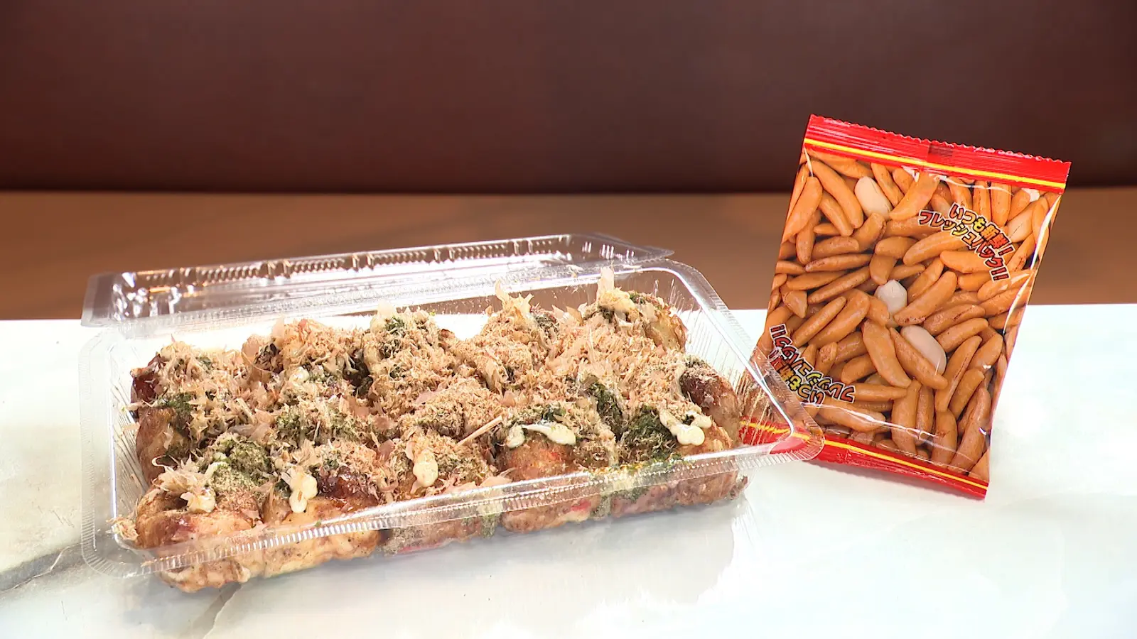 超激安メニューで有名な喫茶店マスターが、夜に“たこ焼き屋台”を出す