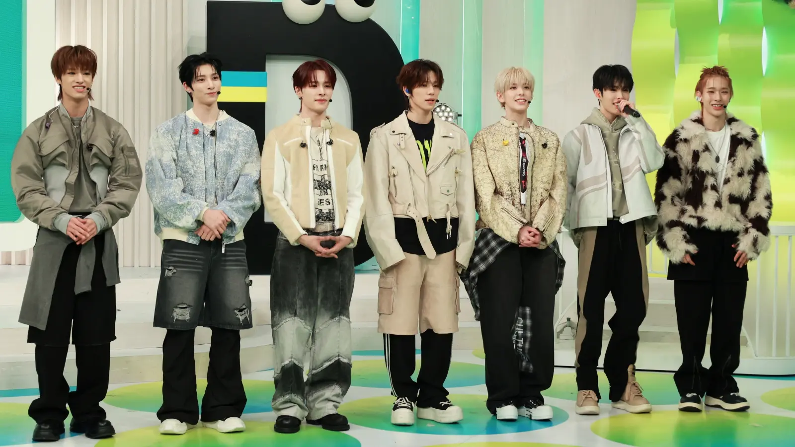 NEXZ 日本のテレビ初!最新曲生披露&2月1日,2日にNAYEON(TWICE)との NEXZ 日本のテレビ初!最新曲生披露&2月1日,2日にNAYEON(TWICE)との