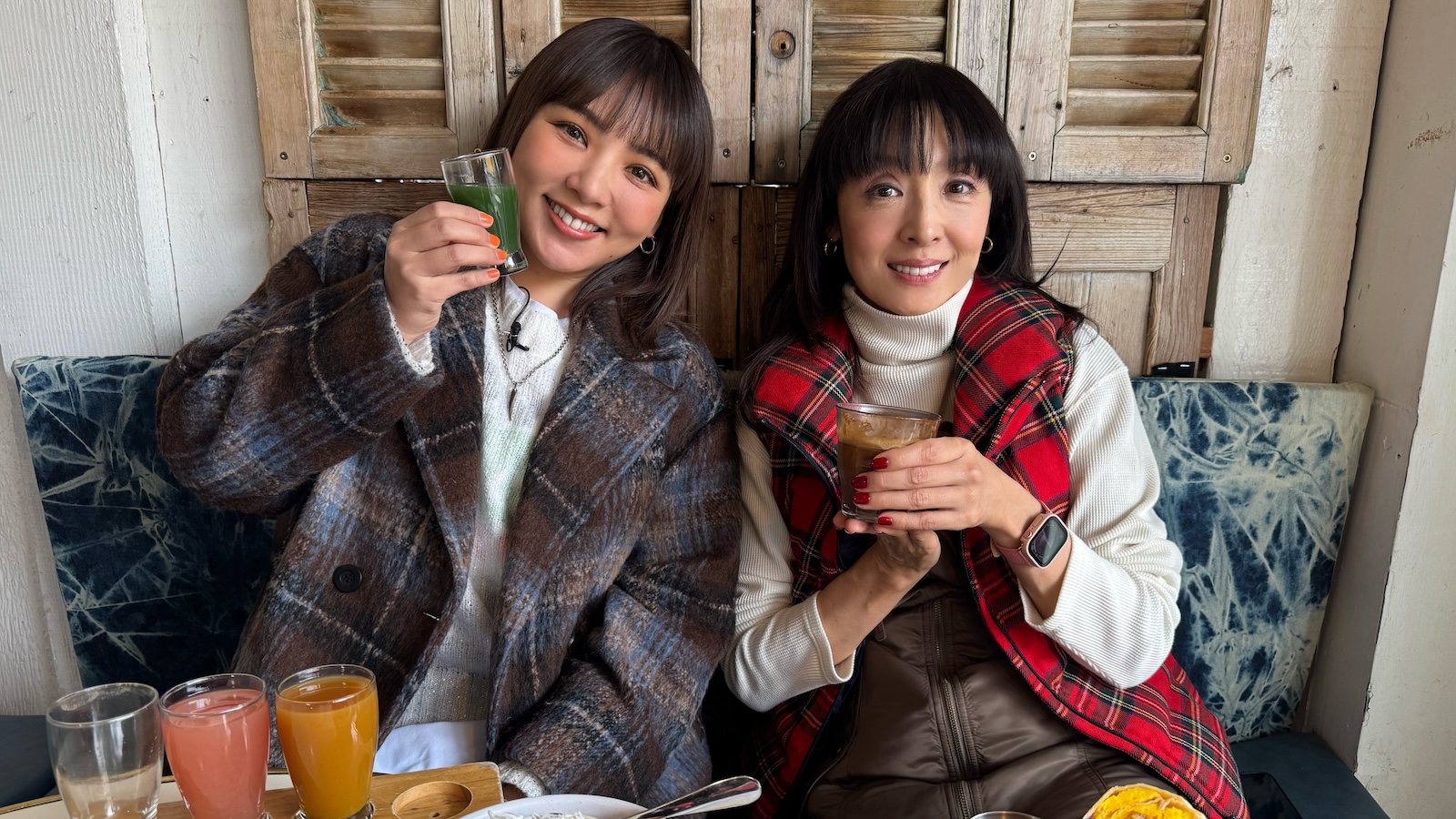 草刈民代・野呂佳代の写真