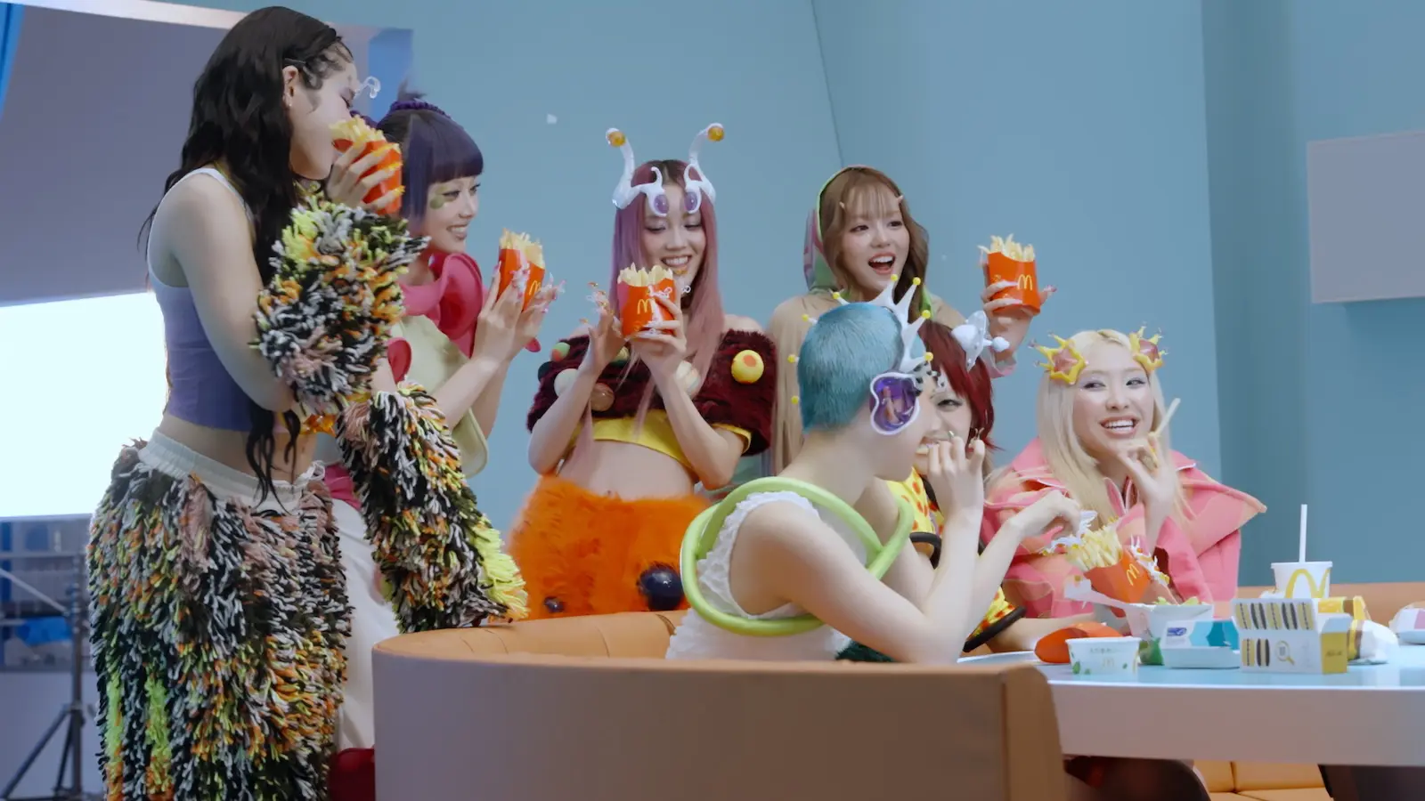 XG TVCMに初出演！CM内のファッションポイントは JURIA「いろんな