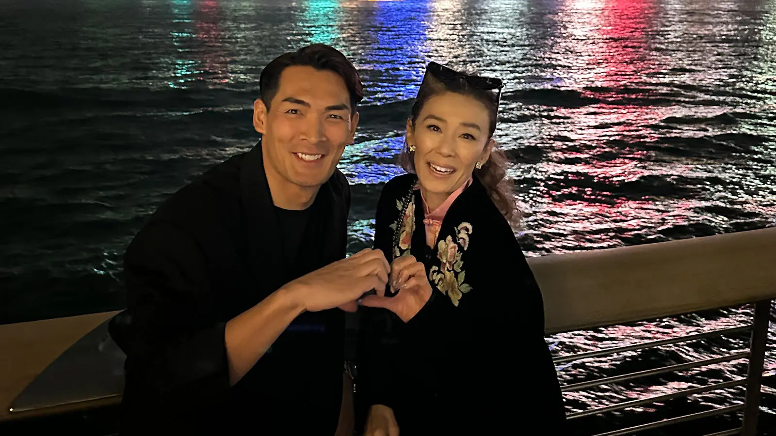 萬田久子 高画質画像 萬田久子＆槙野智章 香港旅行・開始2時間で仲良しに 舘ひろしと3人ですき焼きに行く約束まで…！？｜entax（エンタックス）