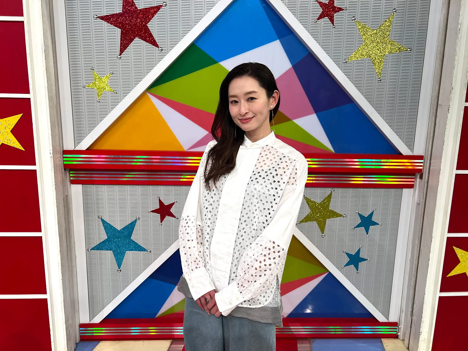 島袋寛子　スエットセットアップ　缶バッチ4個付き 雪国・新潟で住民同士の温かさに触れた『ダーツの旅』 島袋寛子も