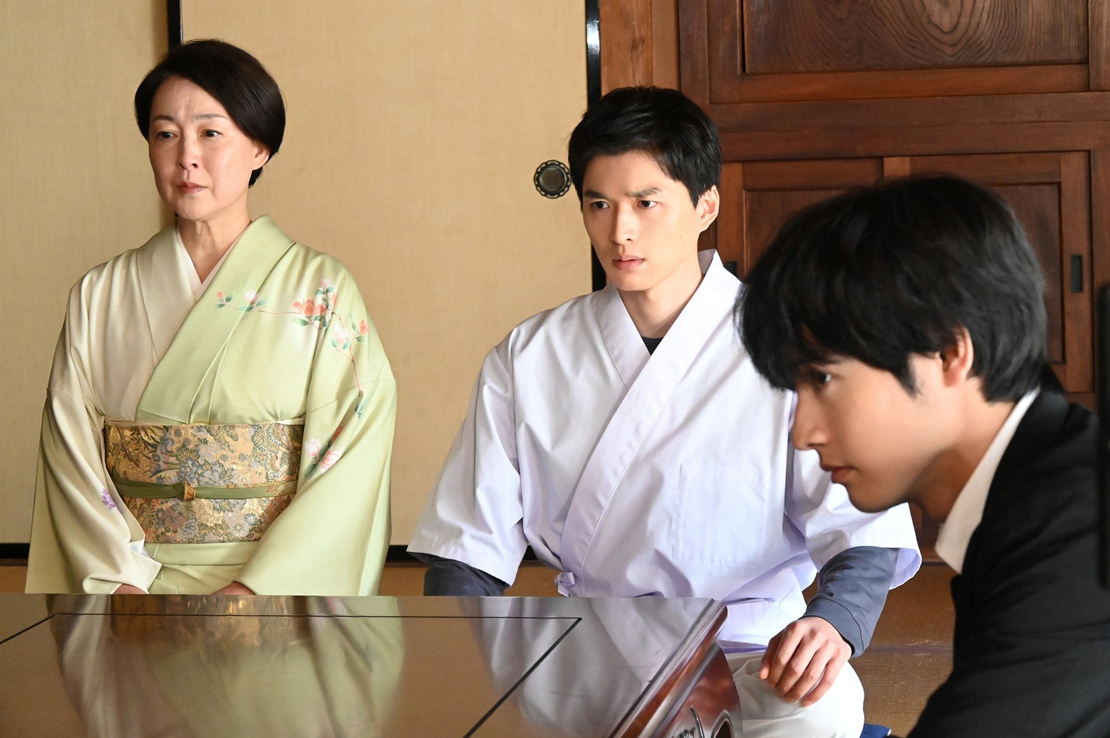 床嶋佳子と白洲迅と赤楚衛二の写真
