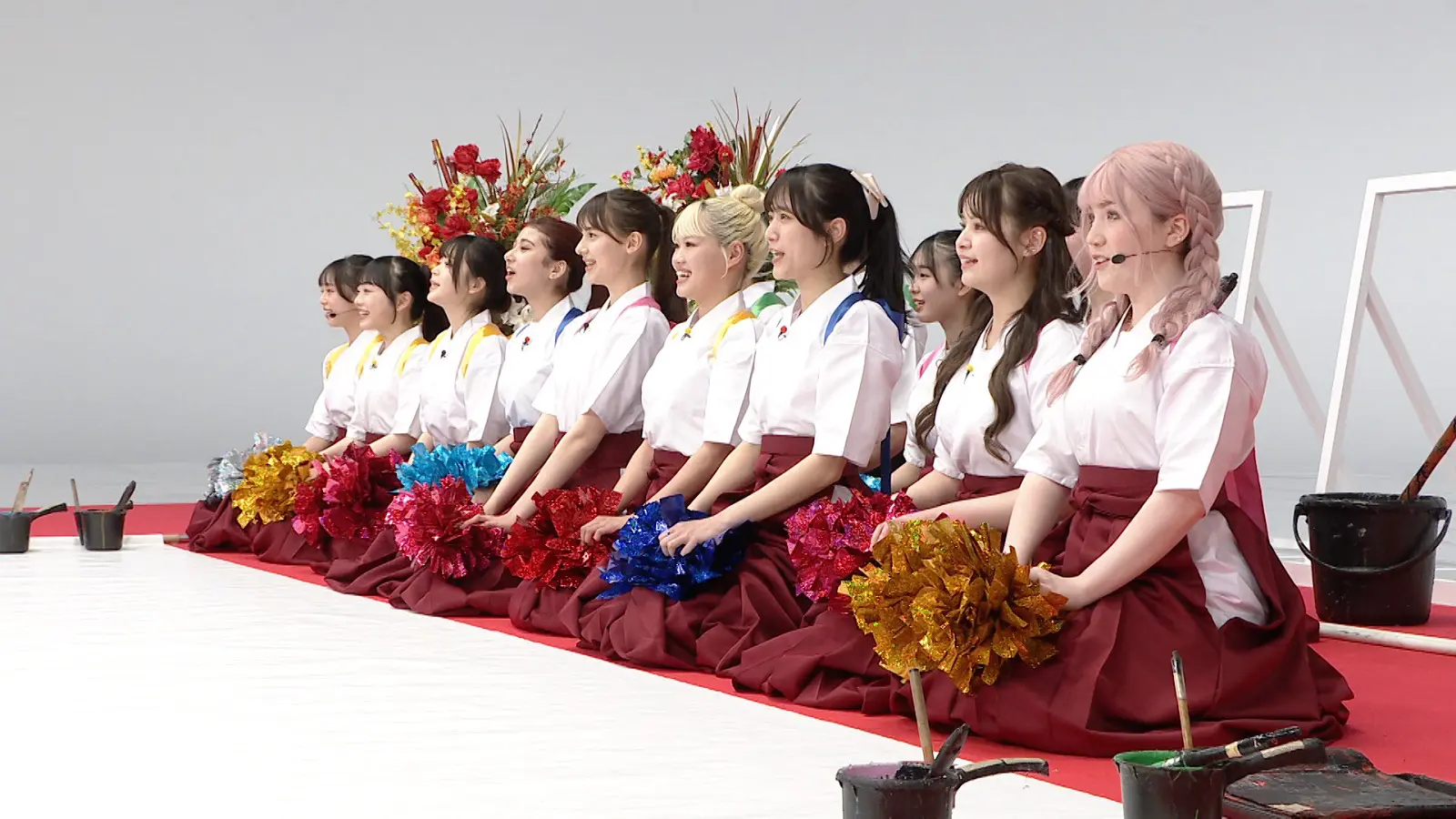 高校生たちが書道パフォーマンスで恩返しのサプライズ【超無敵クラス