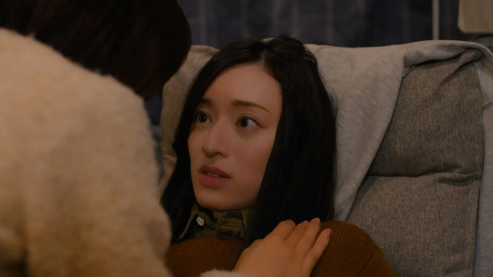 栗山千明 キス Huluオリジナル『おとなになっても』綾乃(山本美月)と朱里(栗山千明)の衝撃的な出会いから始まる“おとな”の恋愛物語|entax(エンタックス)