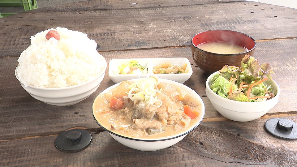 もつ煮込み定食の写真