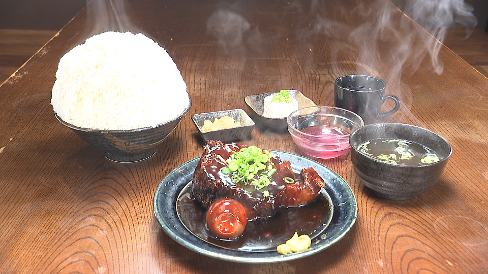 特大角煮定食の写真