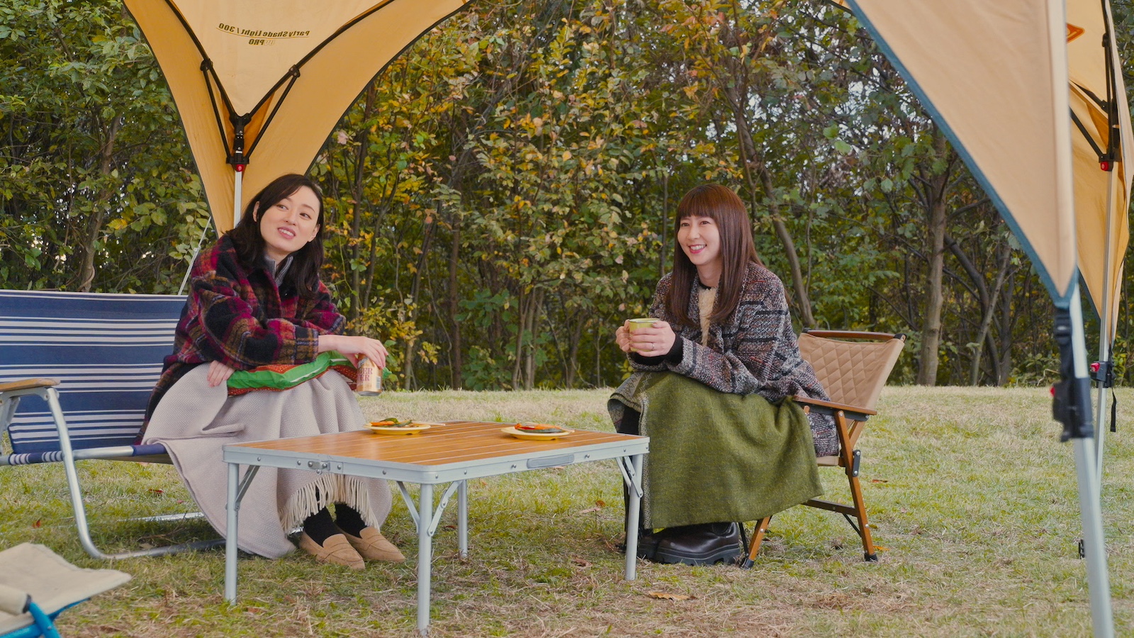 栗山千明らの写真