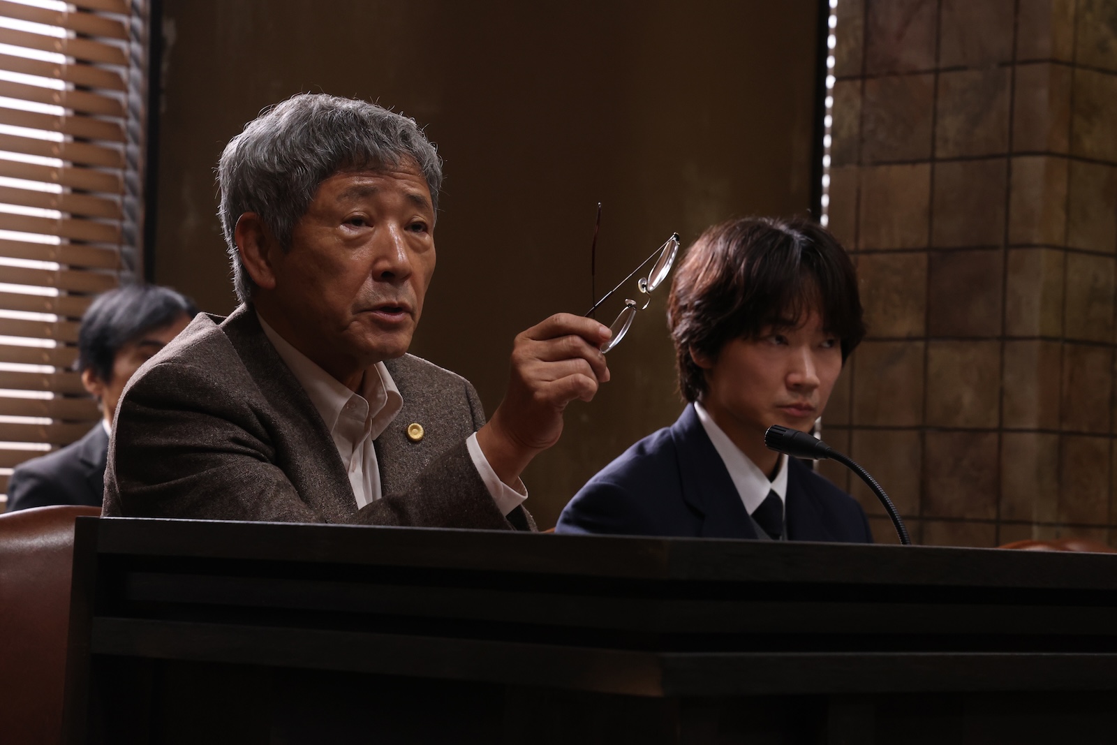 映画『でっちあげ　～殺人教師と呼ばれた男』場面写真