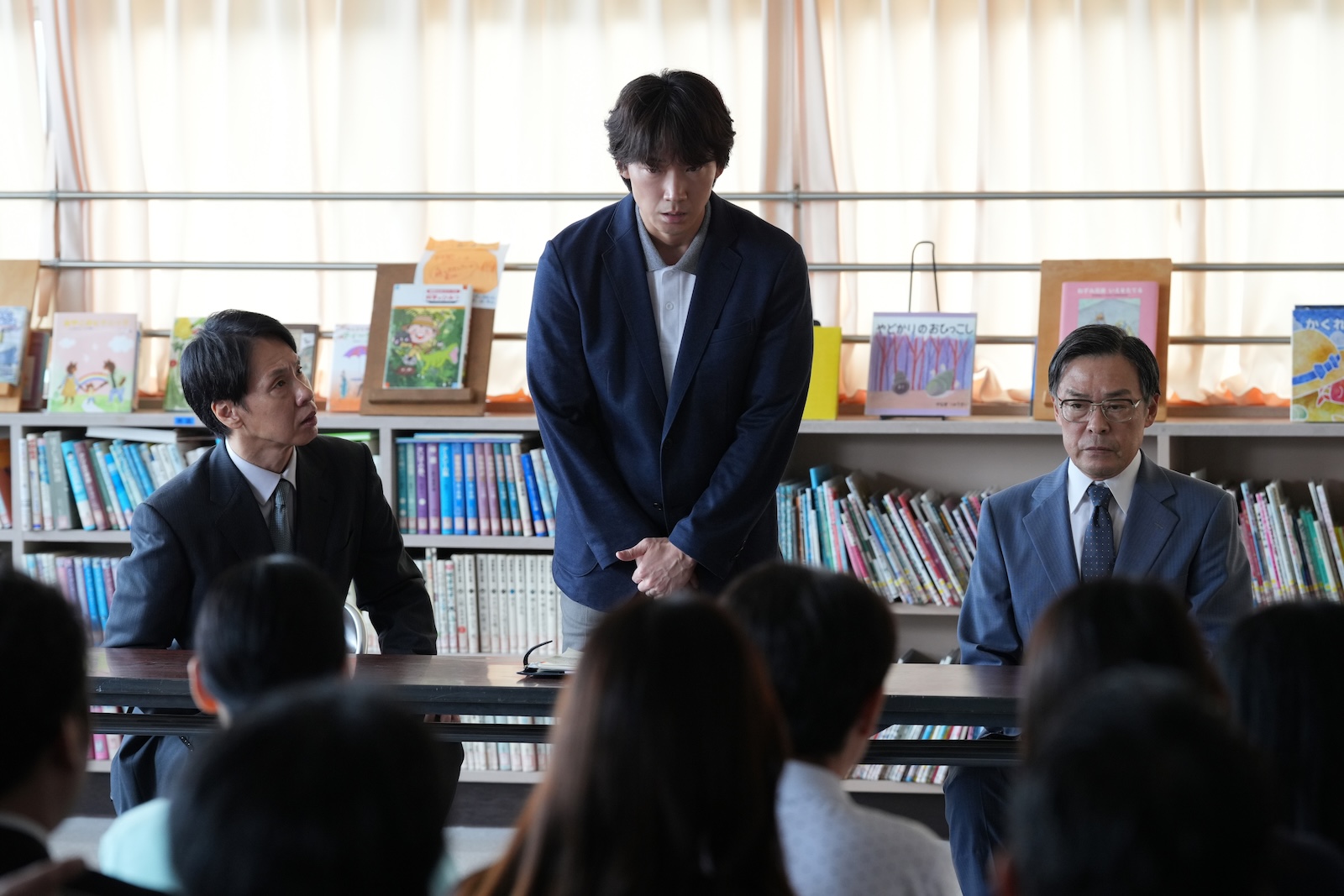 映画『でっちあげ　～殺人教師と呼ばれた男』場面写真
