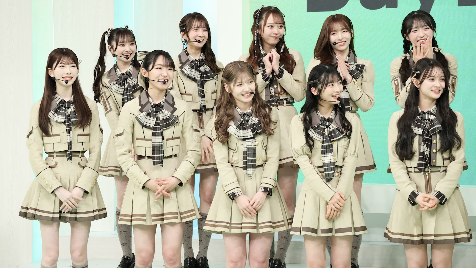 (後列左から)山﨑空、水島美結、大盛真歩、平田侑希、秋山由奈
(前列左から)千葉恵里、山内瑞葵、村山彩希、佐藤綺星、伊藤百花の写真