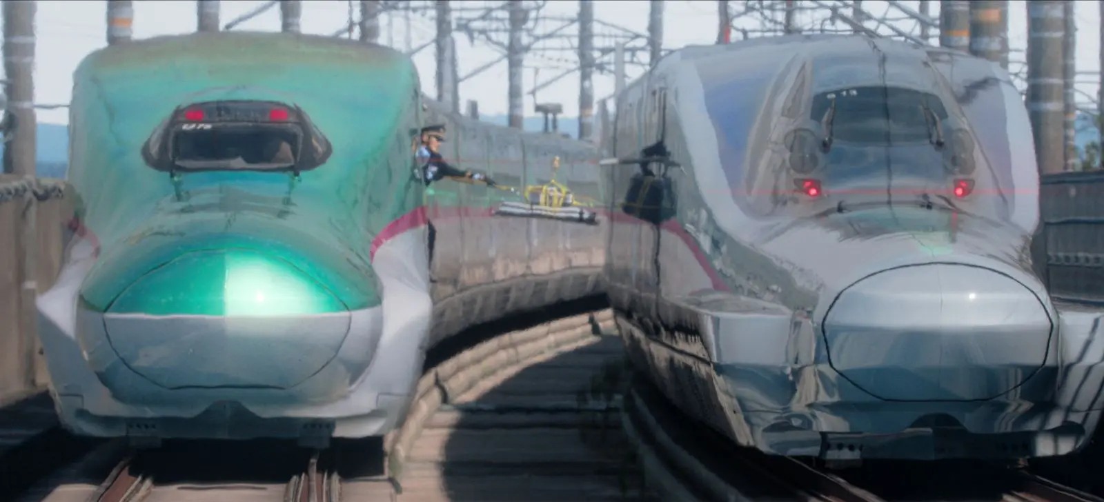 鉄道ファン必見！時速300kmオーバー迫力満点の場面写真が公開 草