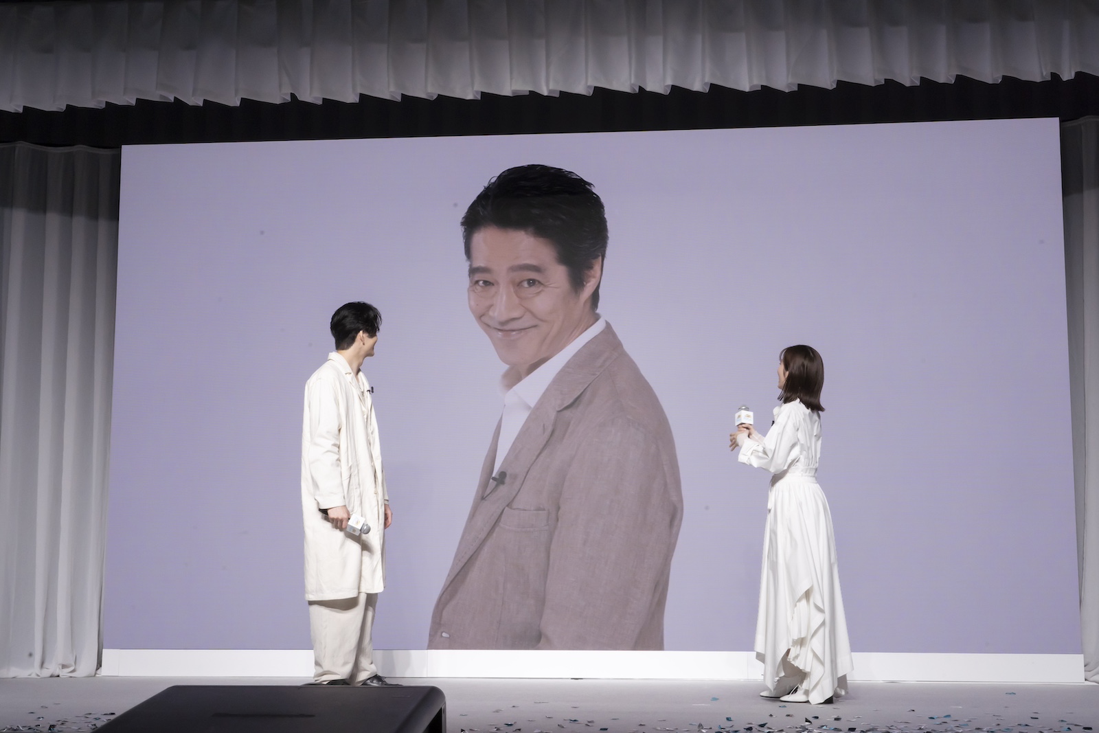 岡田将生と小芝風花と堤真一の写真