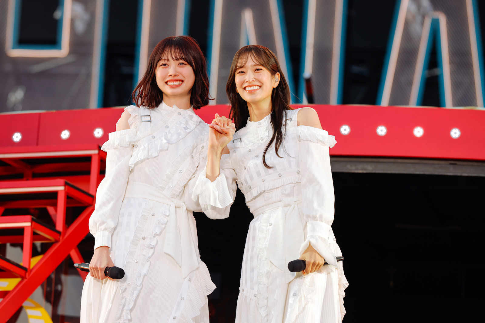 髙橋未来虹、佐々木久美の写真