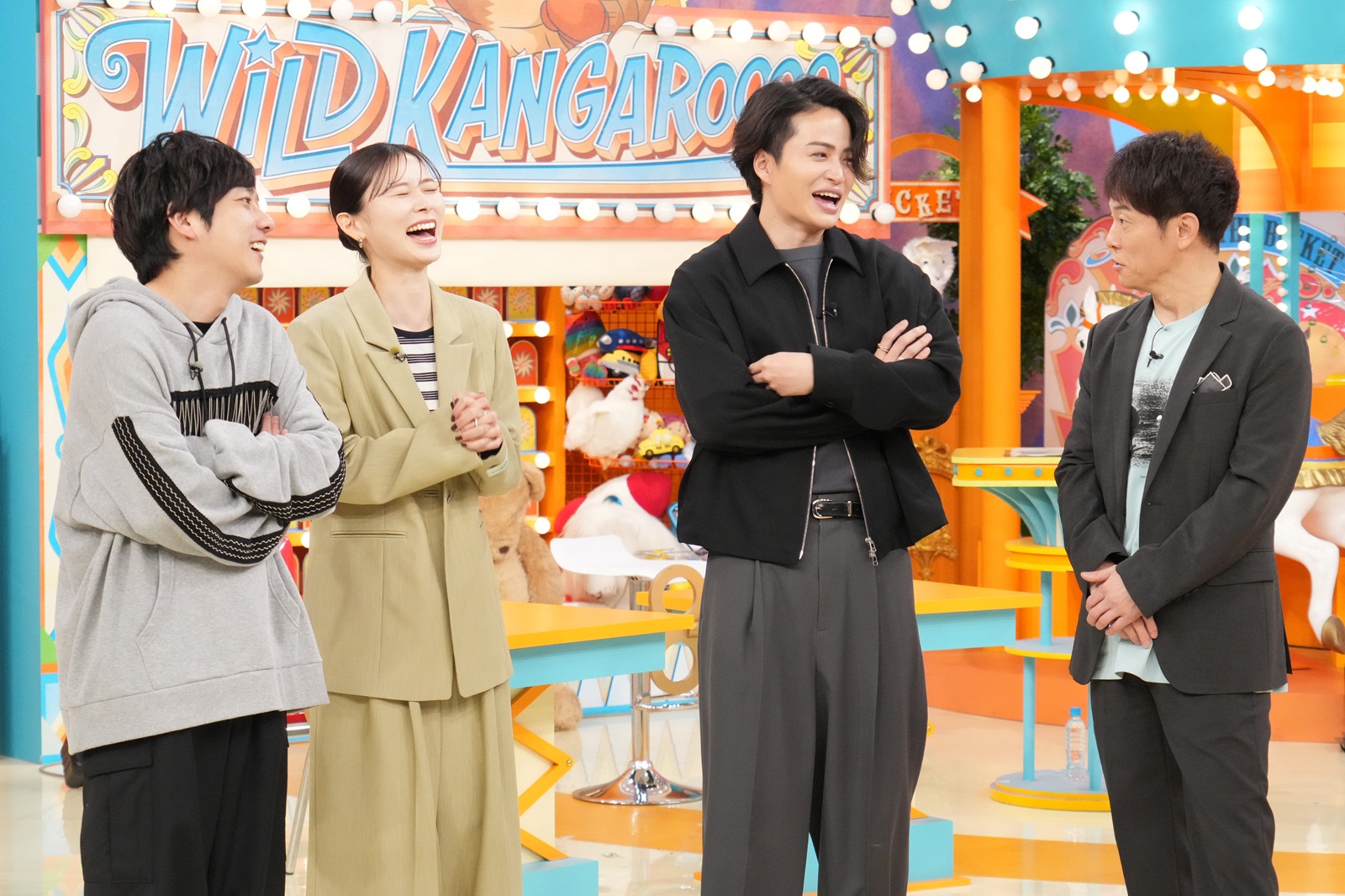 朝日奈央と菊池風磨と陣内智則と二宮和也の写真