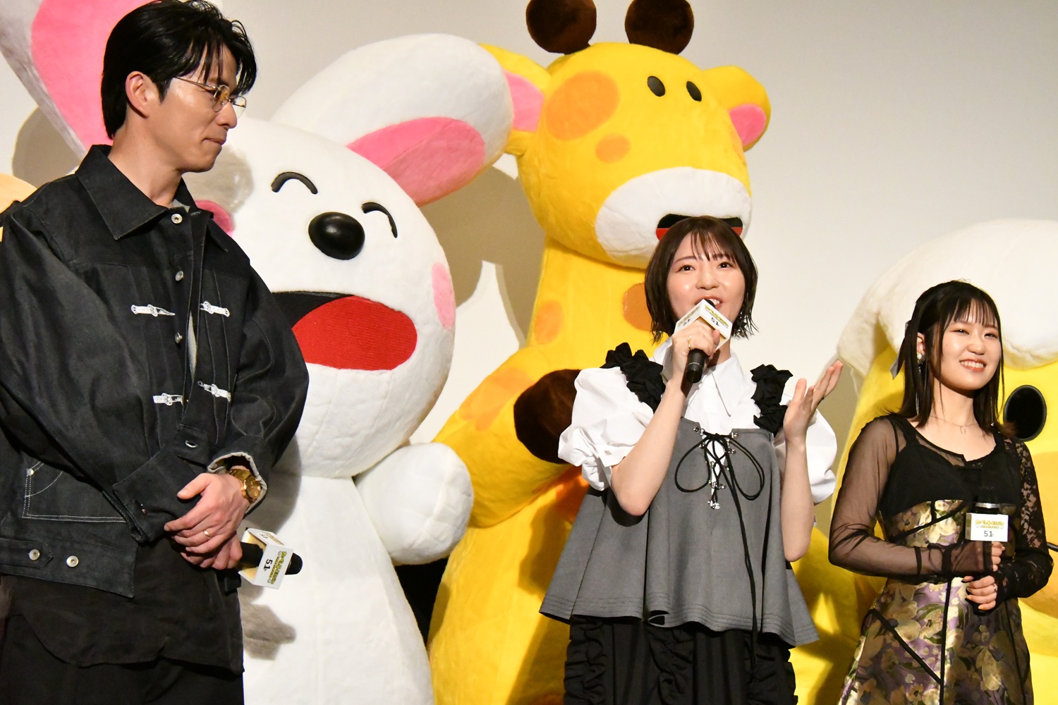 藤森慎吾、小澤亜李、東山奈央の写真