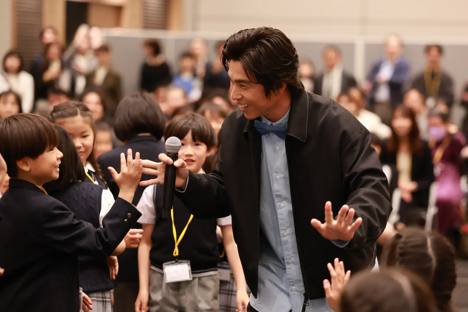 中尾明慶、将来に必要な力は「考える力」 約200名の児童と“お金の