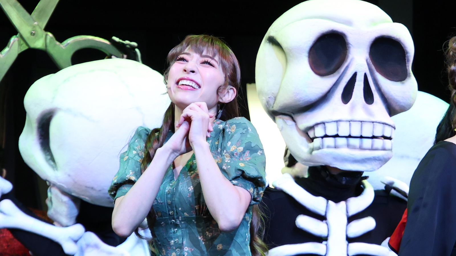 ミュージカル『ビートルジュース』に出演する愛加あゆ