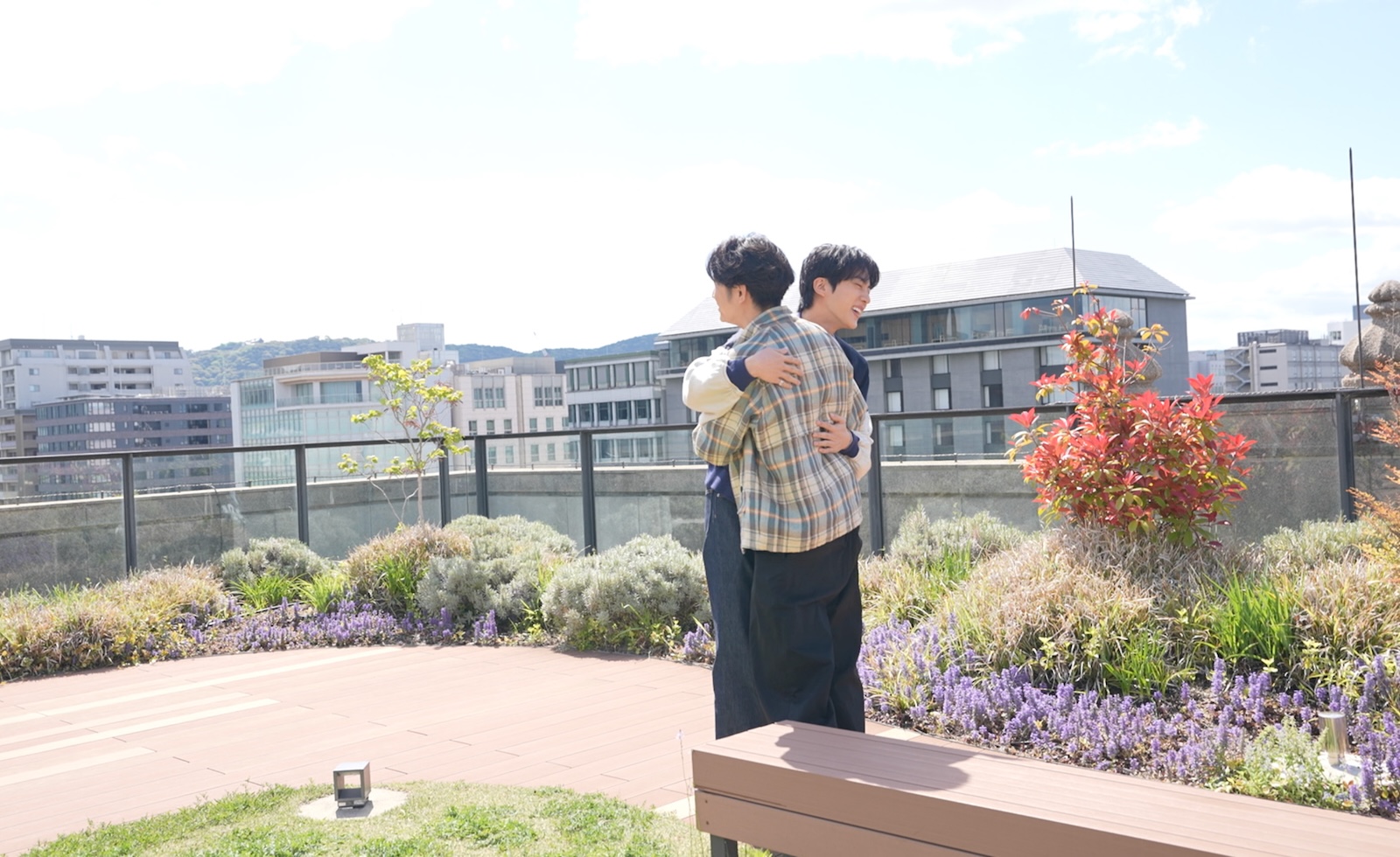 『あの頃からわたしたちは』 特別編に出演する嵐の相葉雅紀とBTSのJIN