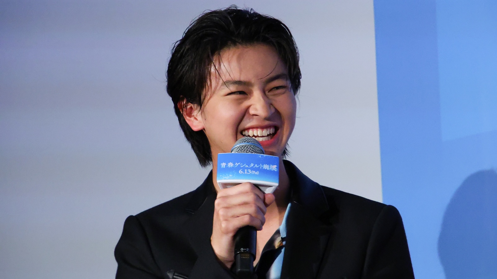 映画『青春ゲシュタルト崩壊』の完成披露試写会に出席した藤本洸大