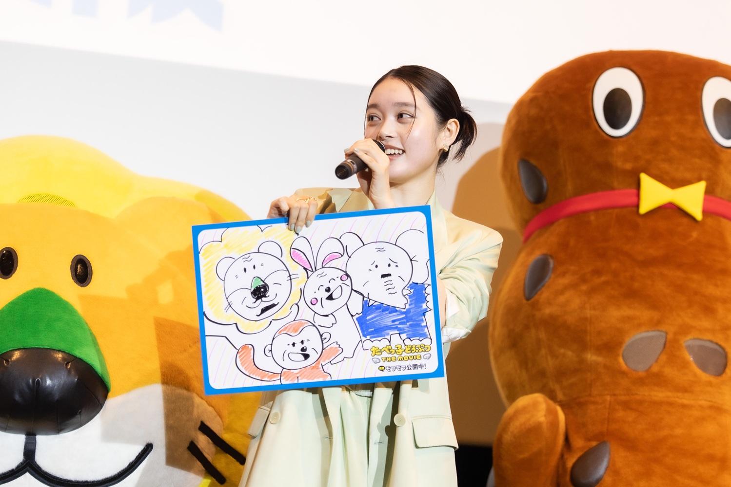 映画『たべっ子どうぶつ THE MOVIE』の公開記念舞台あいさつに出席した髙石あかり