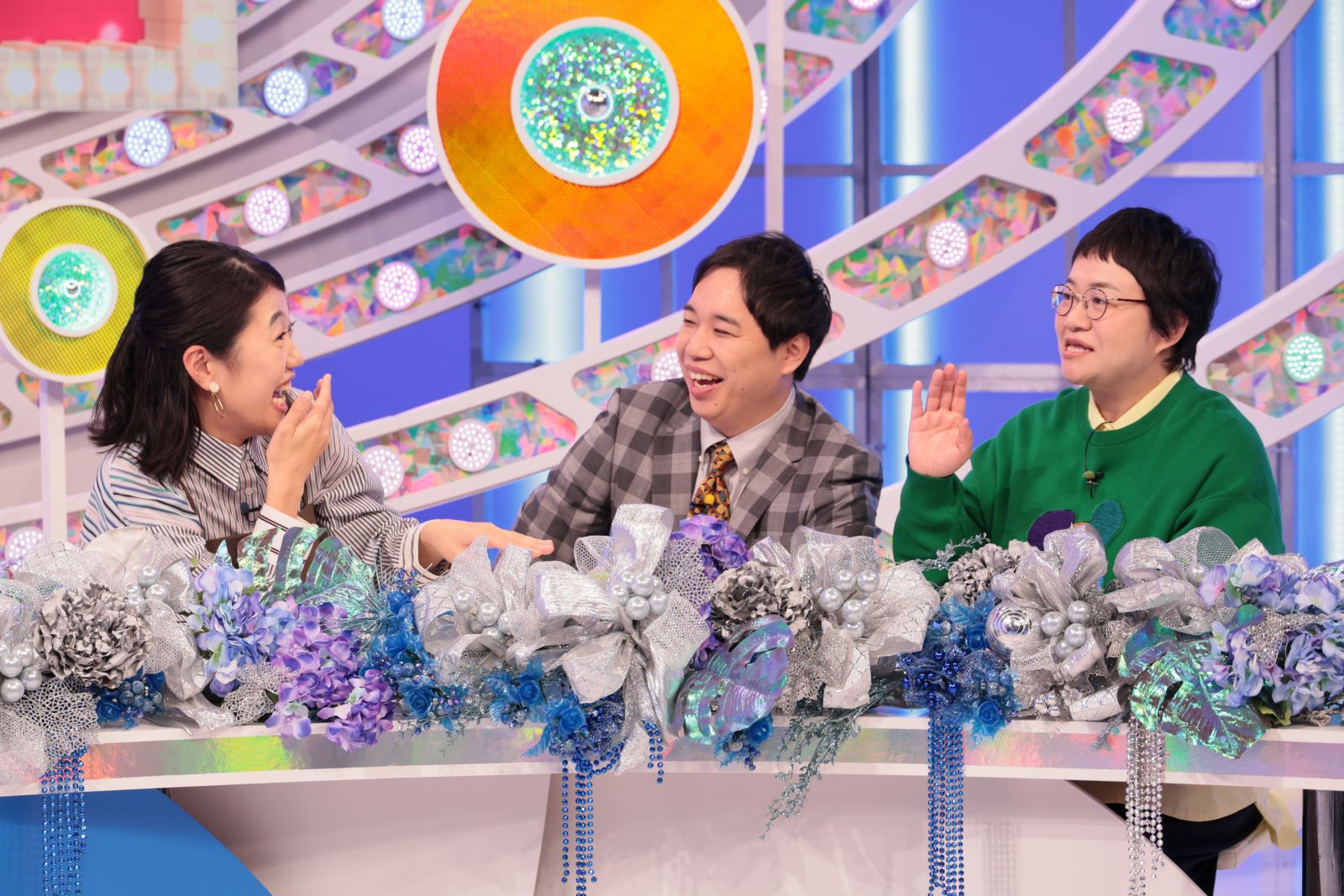 横澤夏子、せいや、ハリセンボン春菜さん写真