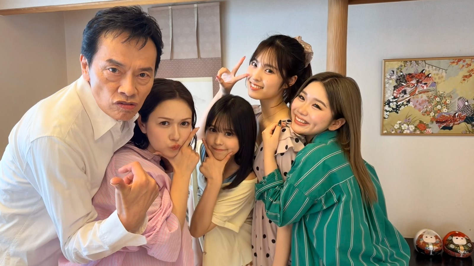 遠藤憲一らの写真