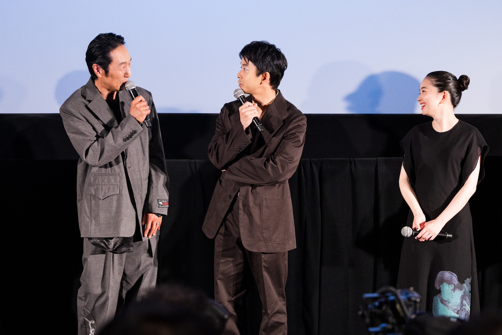 仲野太賀と福地桃子と黒田大輔の写真