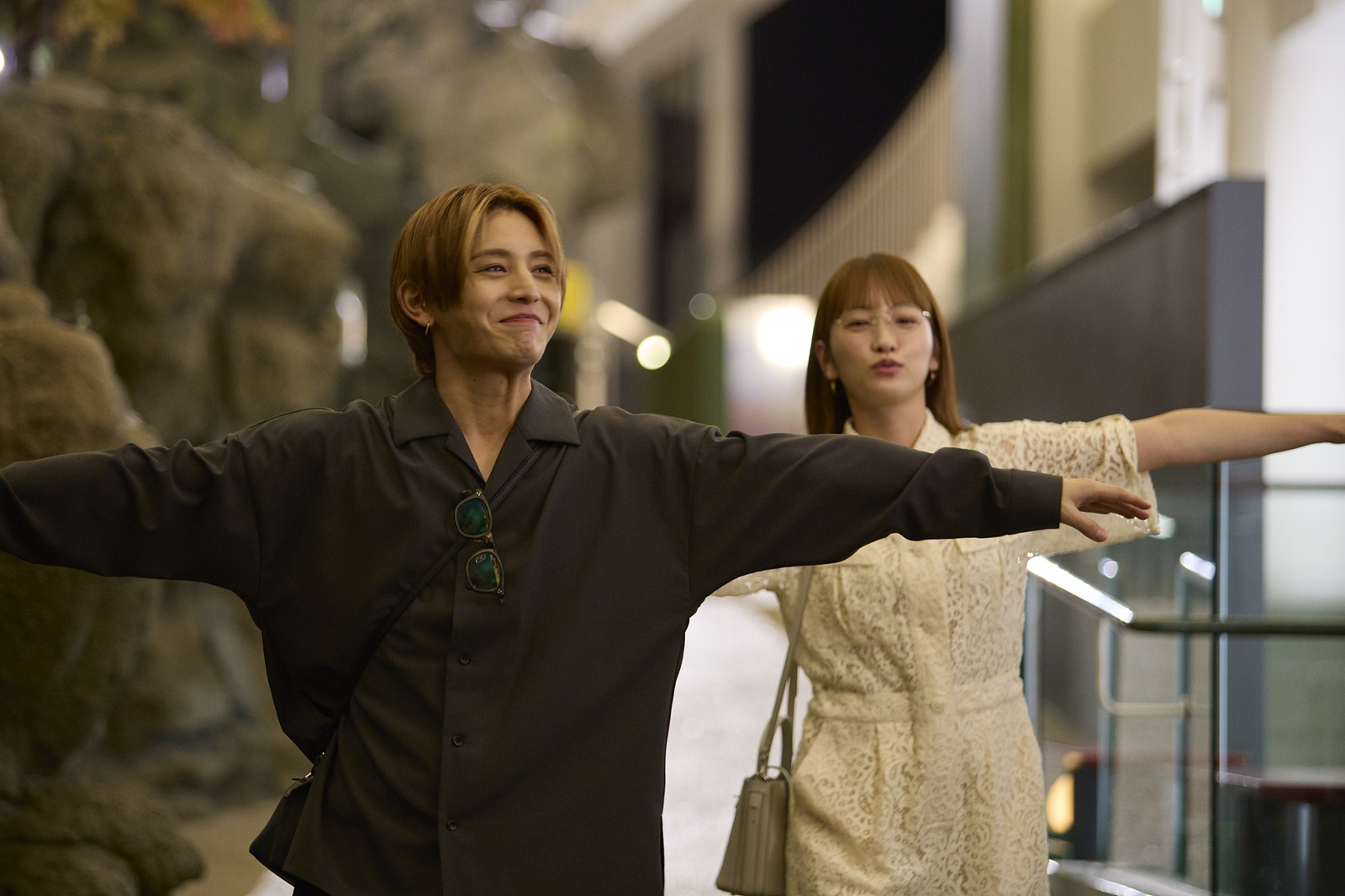 川栄李奈と山田涼介の写真