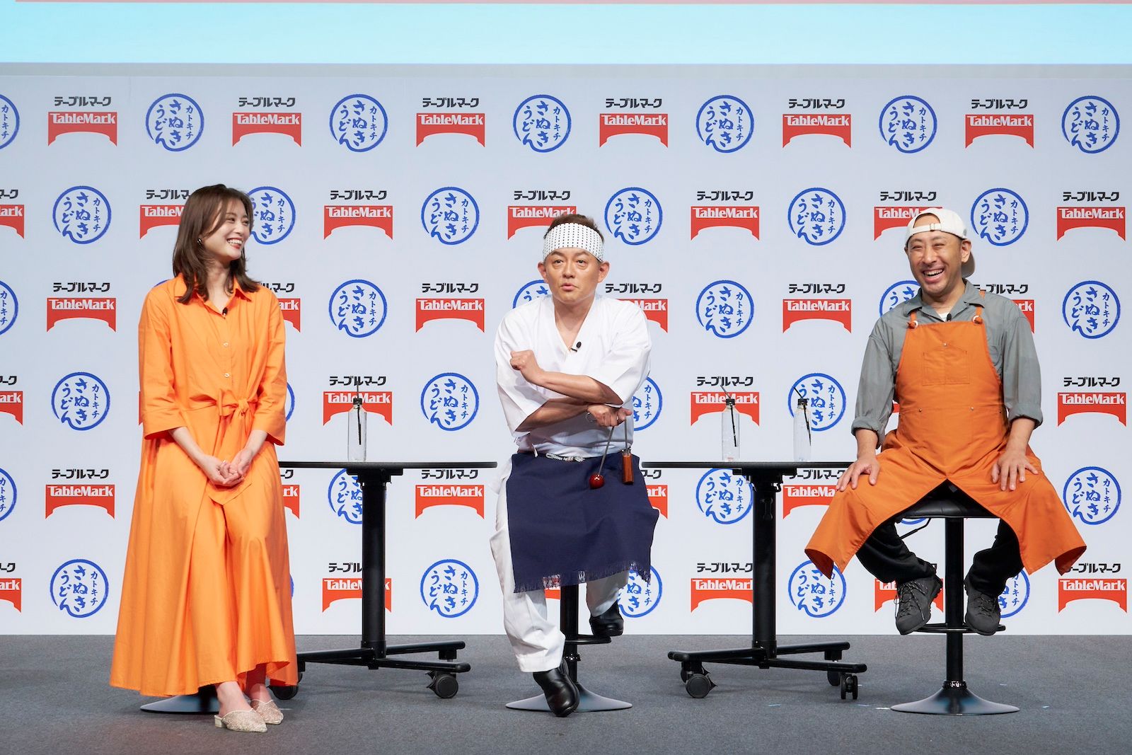 スピードワゴン・井⼾⽥潤と蜂⾕晏海、料理研究家・きじまりゅうたの写真