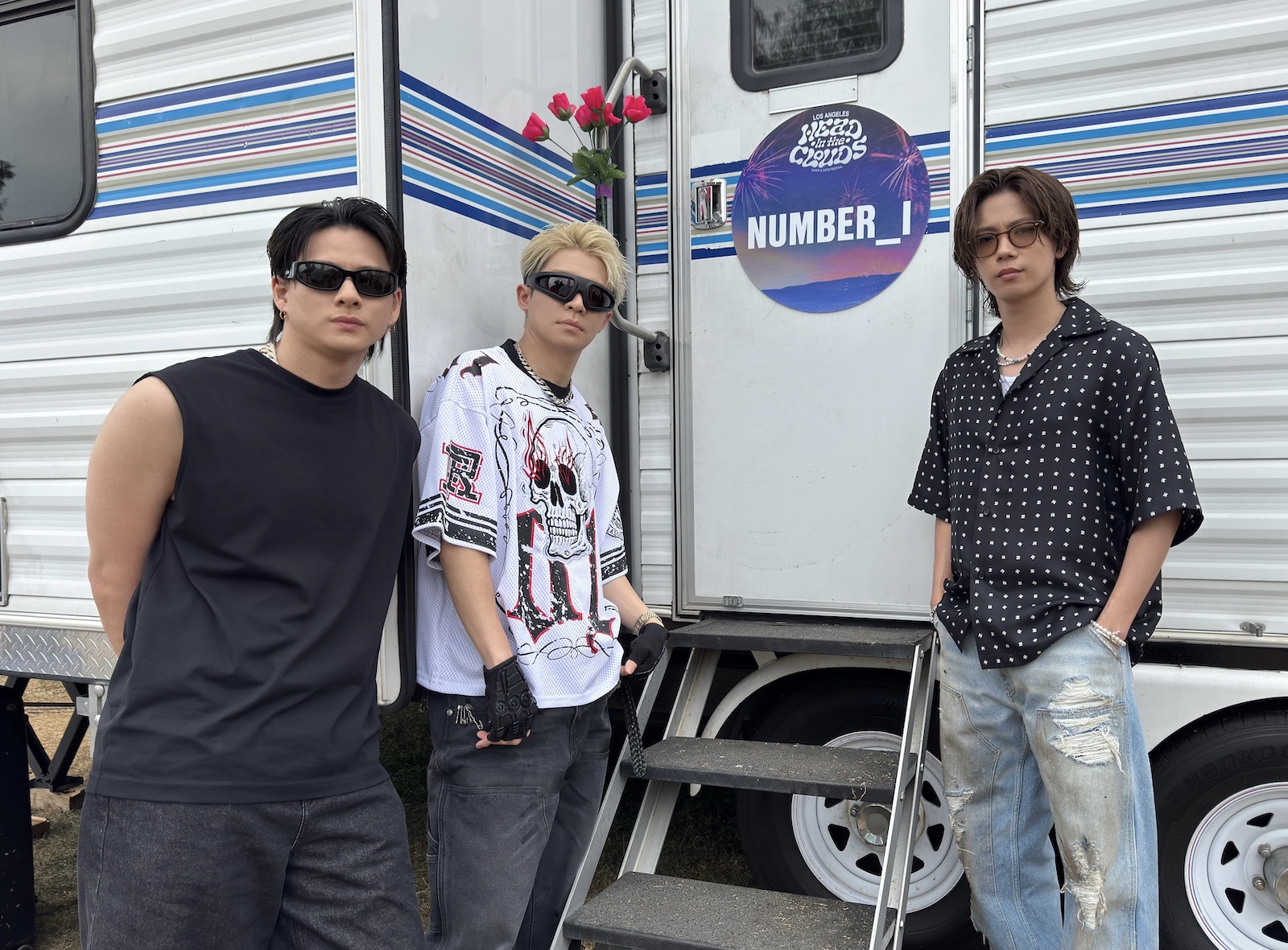 音楽フェスティバル『Head In The Clouds』に出演したNumber_i（平野紫耀、神宮寺勇太、岸優太）