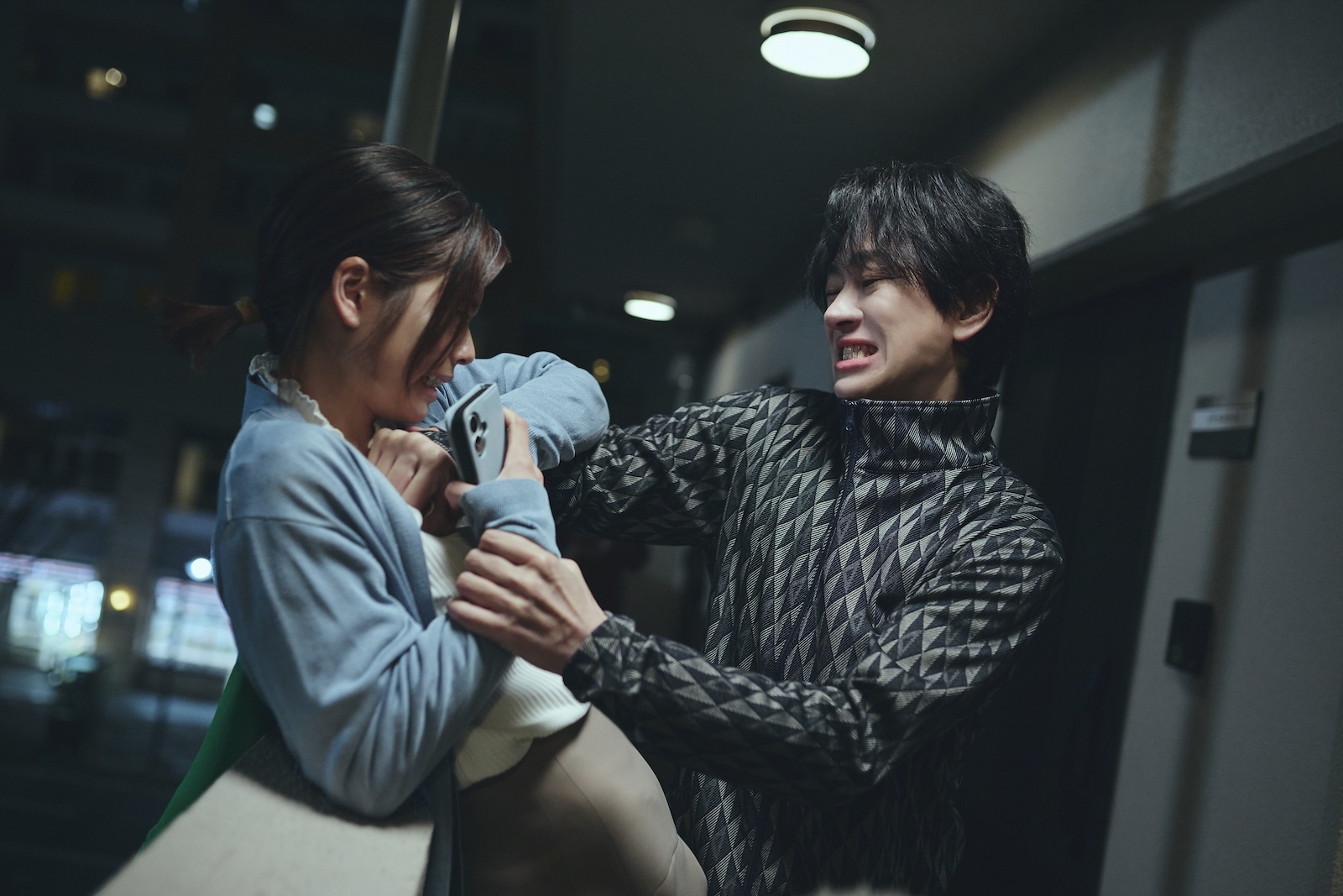 Amazon Original ドラマ『私の夫と結婚して』に出演する小芝風花、横山裕(SUPER EIGHT)