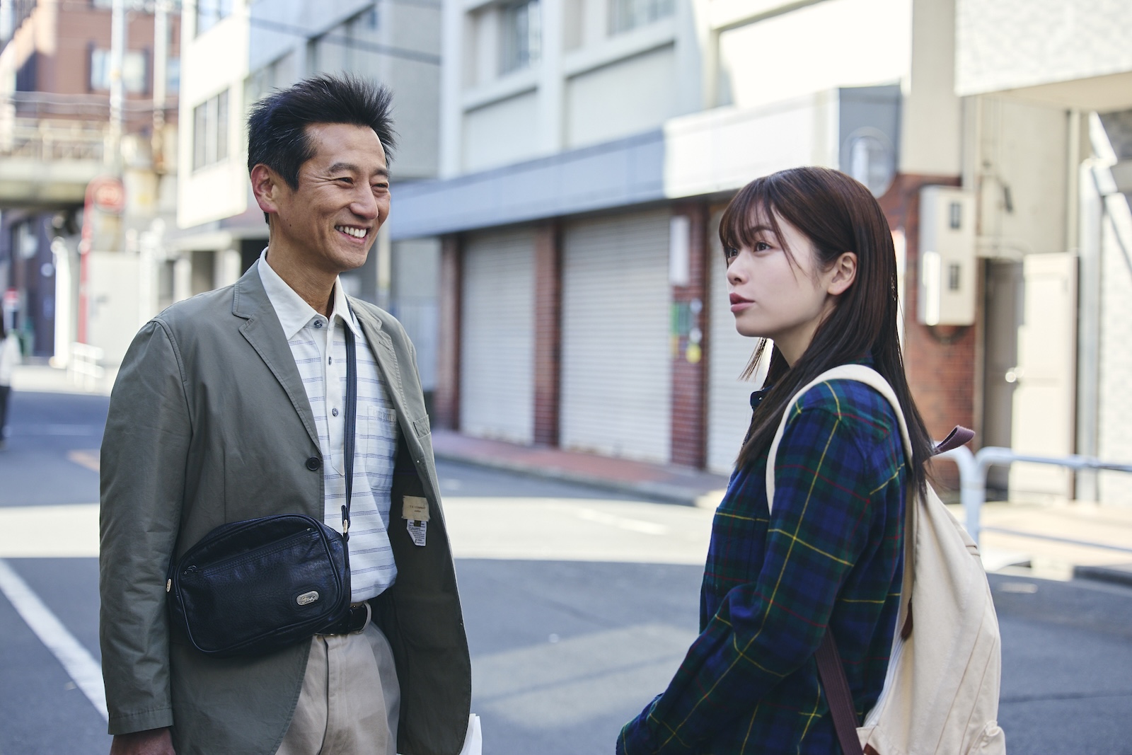Amazon Original ドラマ『私の夫と結婚して』に出演する小芝風花、津田寛治