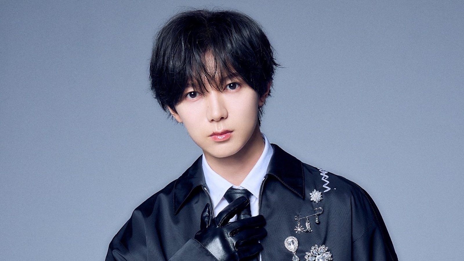 Huluオリジナルバラエティ番組『Kis-My-Ft2 藤ヶ谷太輔＆横尾渉 NAKED～素のまま沖縄2人旅～』の地上波【ダイジェスト版】放送のナレーションを務めるTravis Japanの七五三掛⿓也