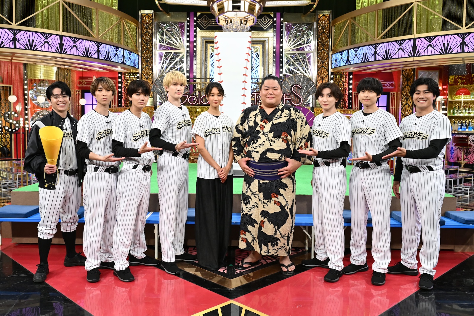 『Golden SixTONES』に出演するSixTONES、菜々緒、大栄翔