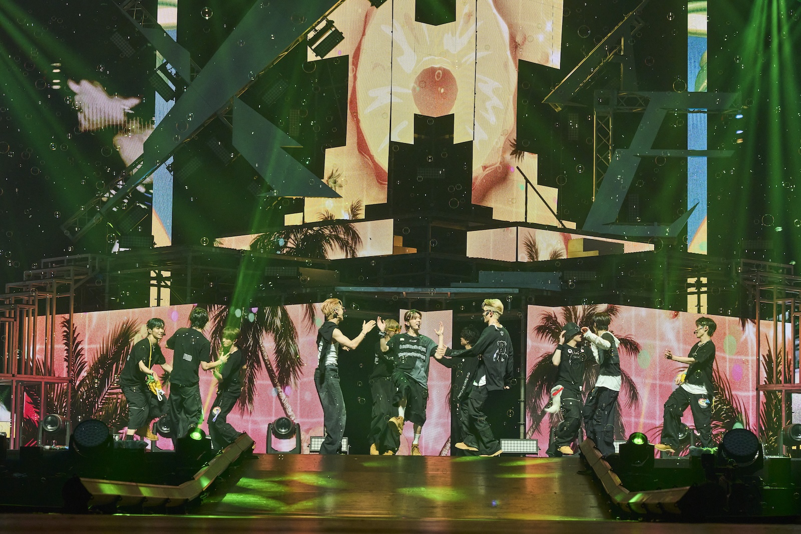 アリーナツアー『2025 INI 3RD ARENA LIVE TOUR[XQUARE]』の最終公演を行なったINI
