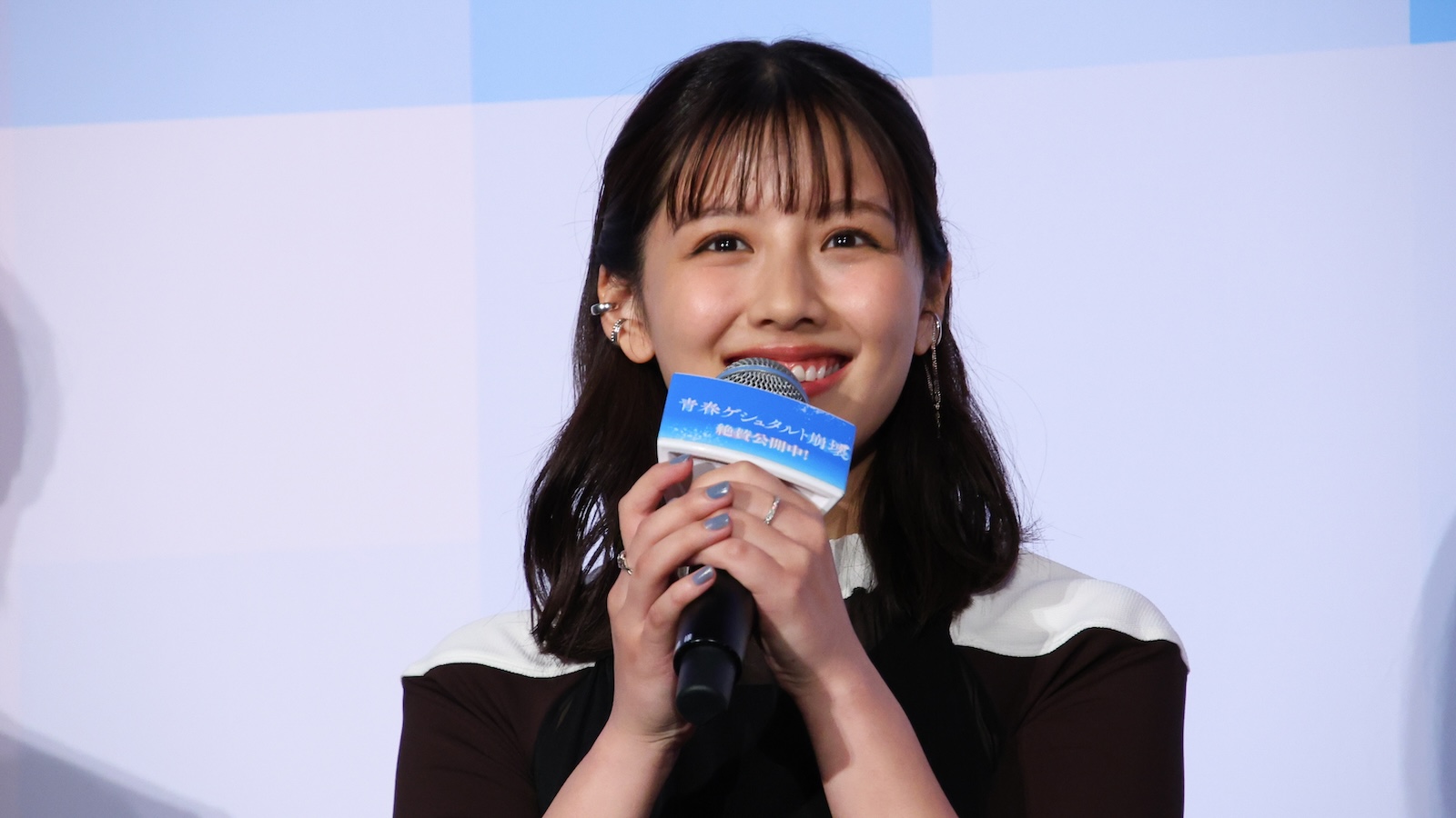 映画『青春ゲシュタルト崩壊』の初日舞台挨拶に登壇した渡邉美穂