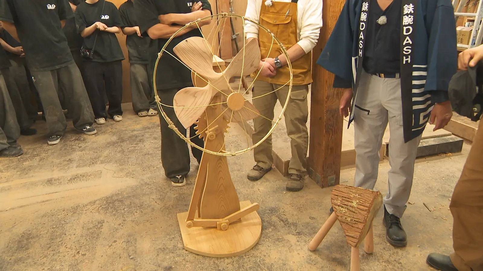 DASH島は「日陰もないから暑いんですよ」すべて木で作った扇風機は