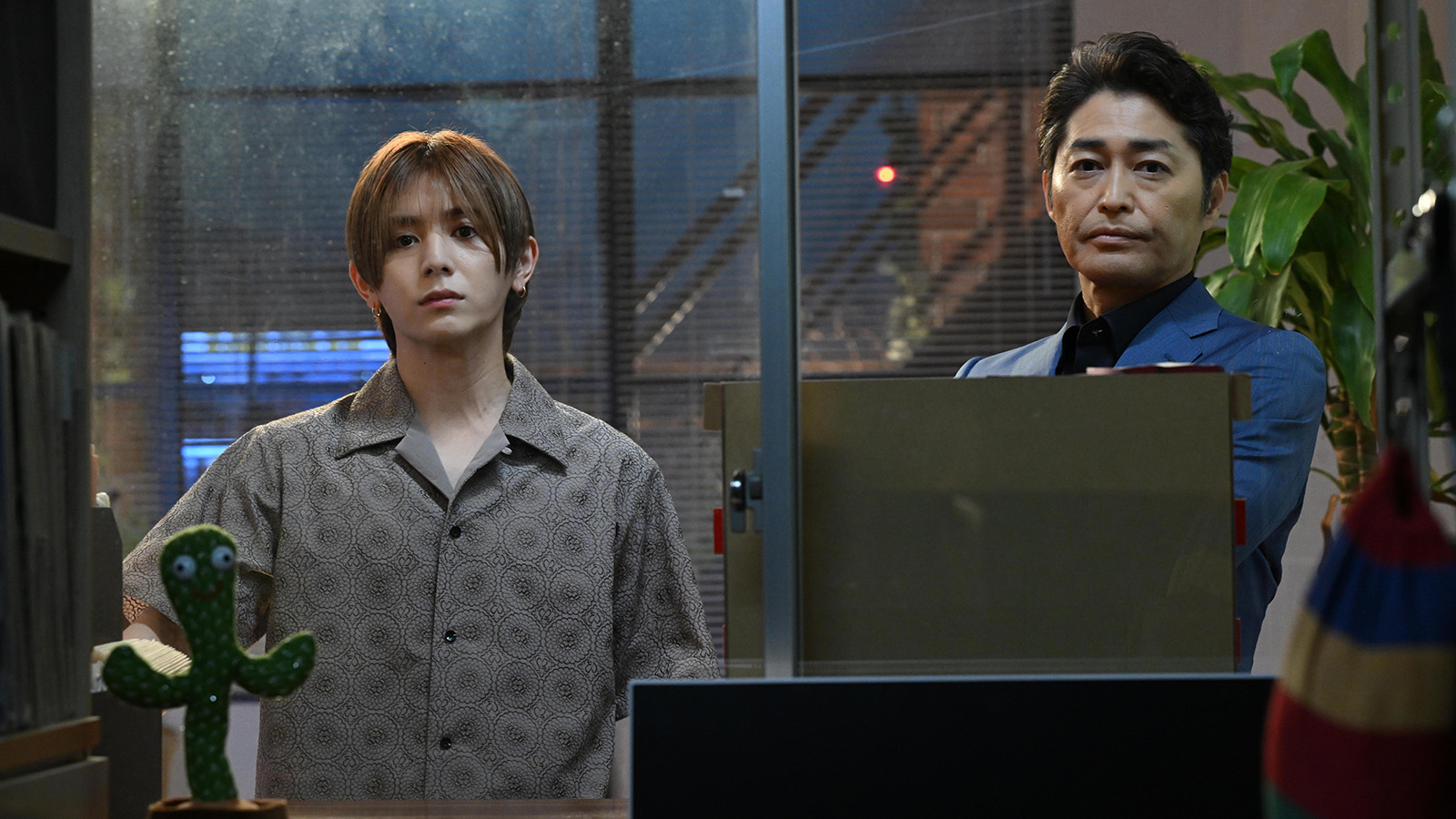 安田顕と山田涼介の写真