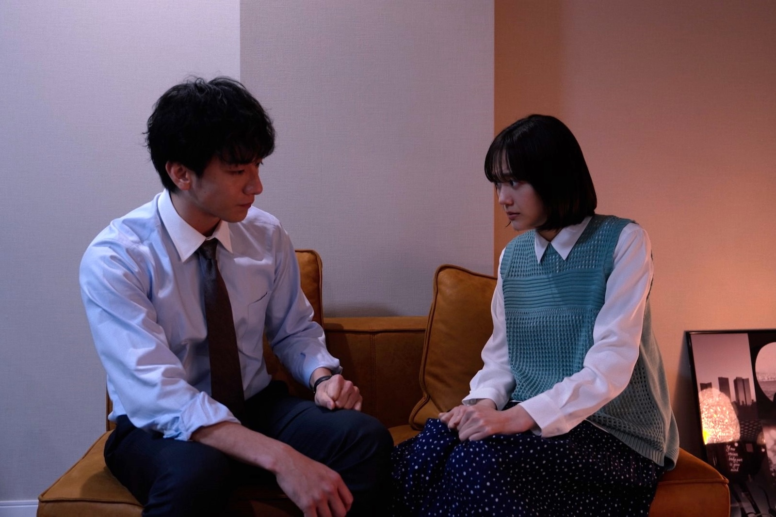 大貫勇輔と松井愛莉の写真