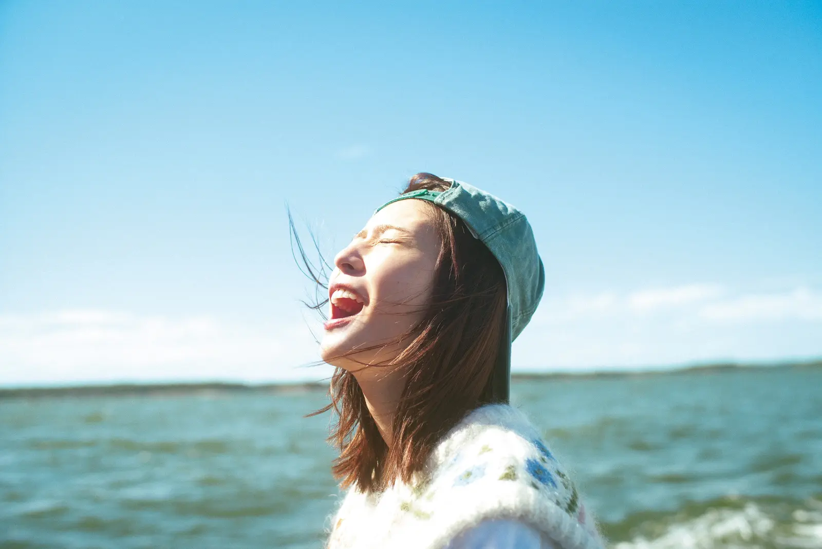 ねるのページ 長濱ねる、セカンド写真集発売記念の書店イベント開催決定！｜entax