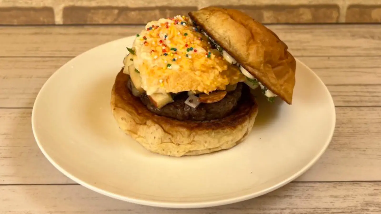 とらさんハンバーガー③ ど、どど、どえらいバーガー爆誕！！ その名は #虎とジャガーバーガー