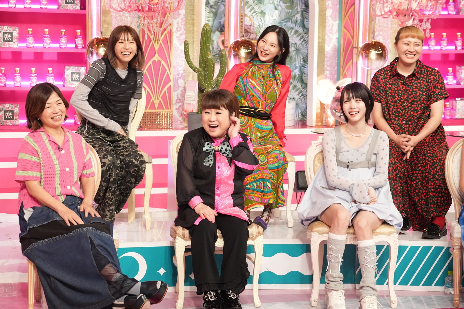 丸山桂里奈とあのちゃんとファーストサマーウイカと天童よしみと若槻千夏と大久保佳代子の写真
