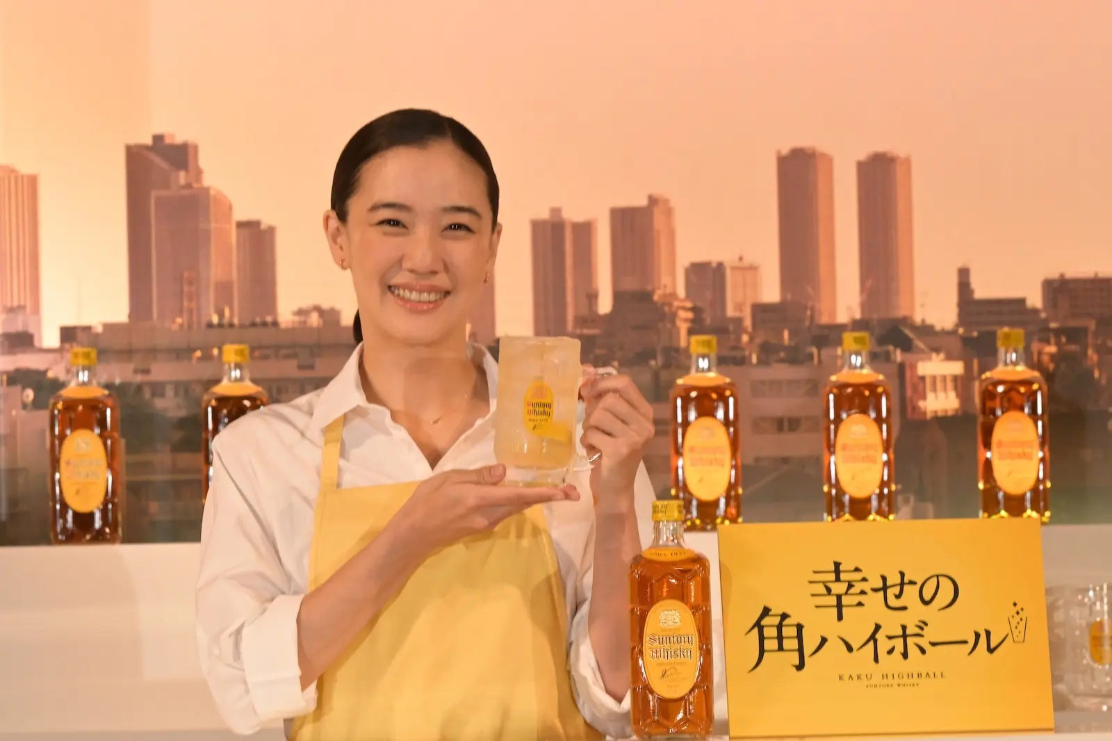 蒼井優、自宅でも角ハイ作りにハマり中？役作りのためバーテンダーに