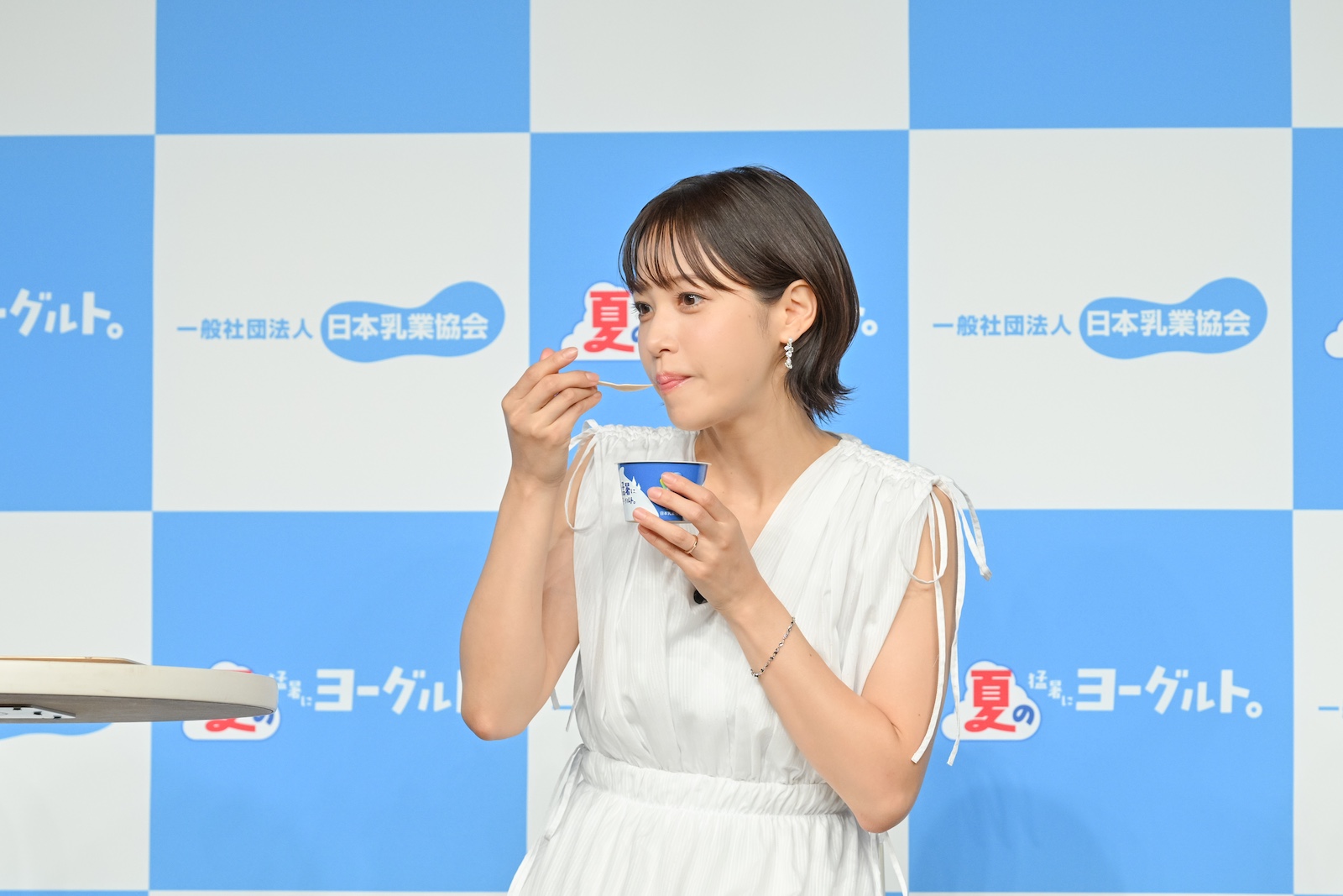 鷲見玲奈の写真
